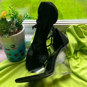 ❌SOLD❌Fashion Nova heels| Lucite Clear tie up